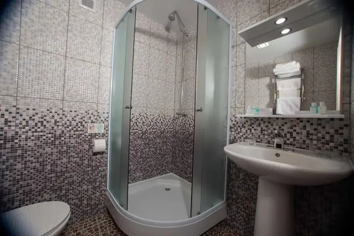 Кола: Отель Eco-home