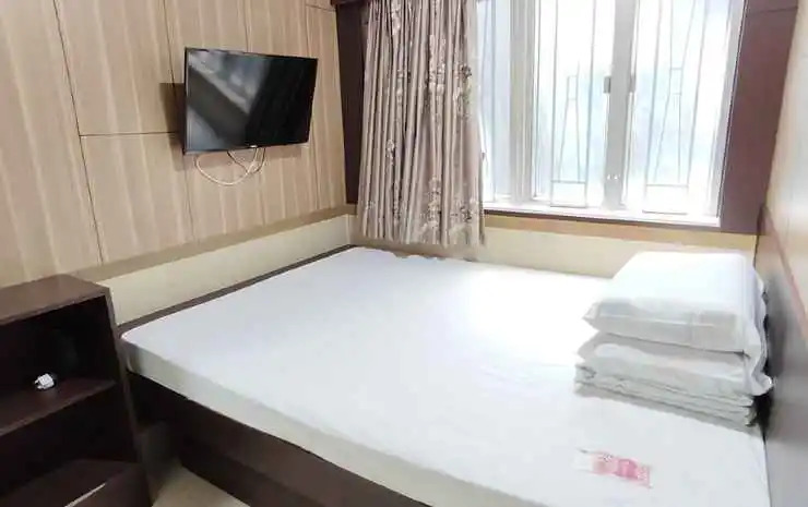 Коулун: Ever Easy Hotel (Mongkok MTR Exit E1)
