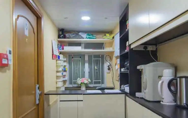 Коулун: Ever Easy Hotel (Mongkok MTR Exit E1)