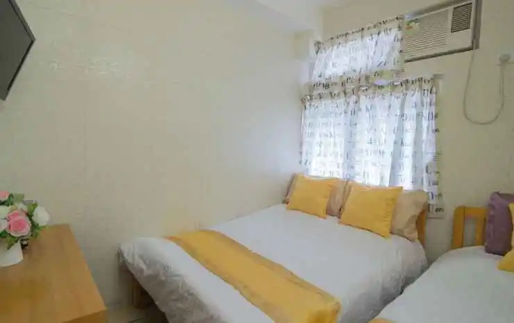 Коулун: Ever Easy Hotel (Mongkok MTR Exit E1)