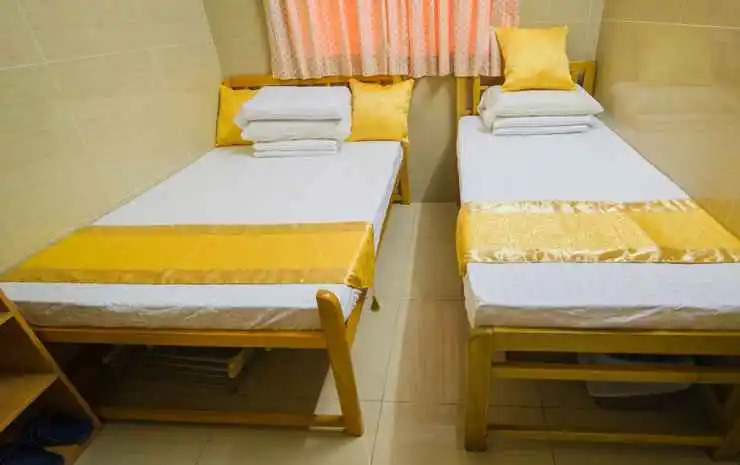 Коулун: Ever Easy Hotel (Mongkok MTR Exit E1)