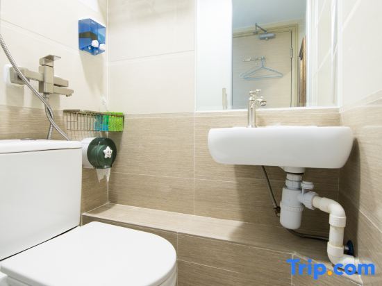Гонконг: Maple Inn(Tsim Sha Tsui Store C2 EXIT)