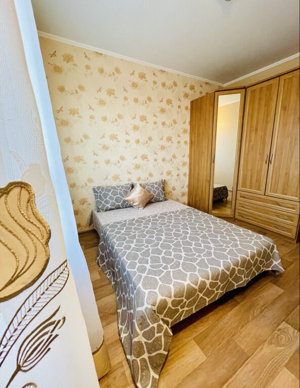 Саратов: Квартира на Тархова 35