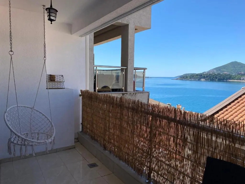 Будва: Апартаменты Luxury duplex in front of the sea