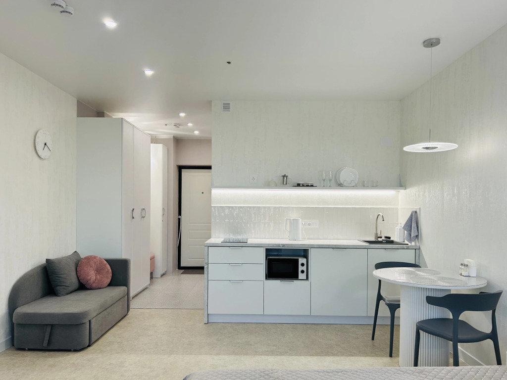Омск: Апартаменты CozyRent Neoclassic