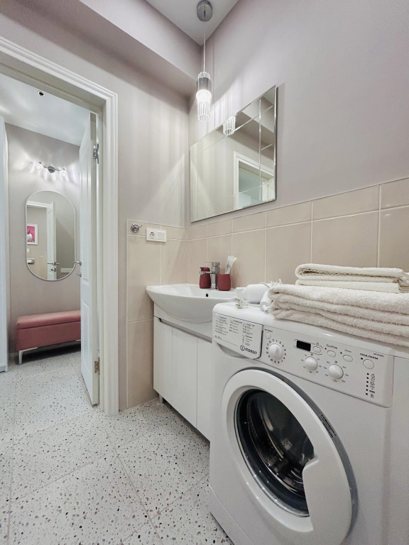 Омск: Апартаменты CozyRent Neoclassic
