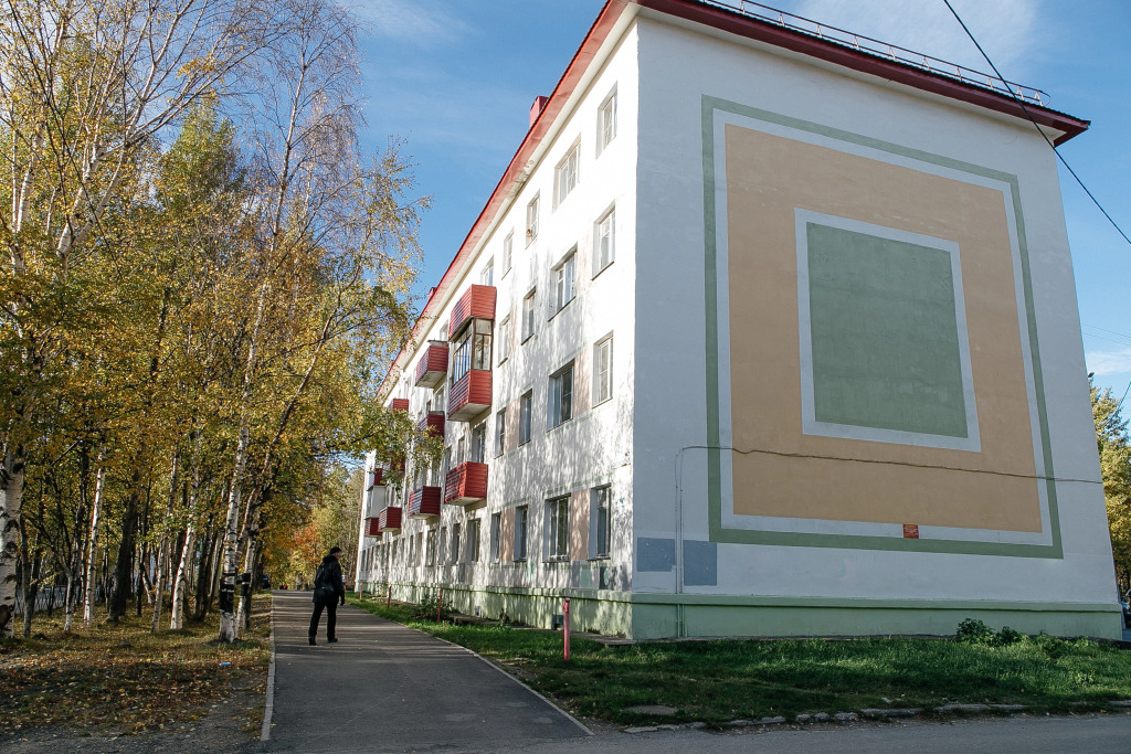 Мончегорск: Квартира TroeSutokApart Комсомольская 48