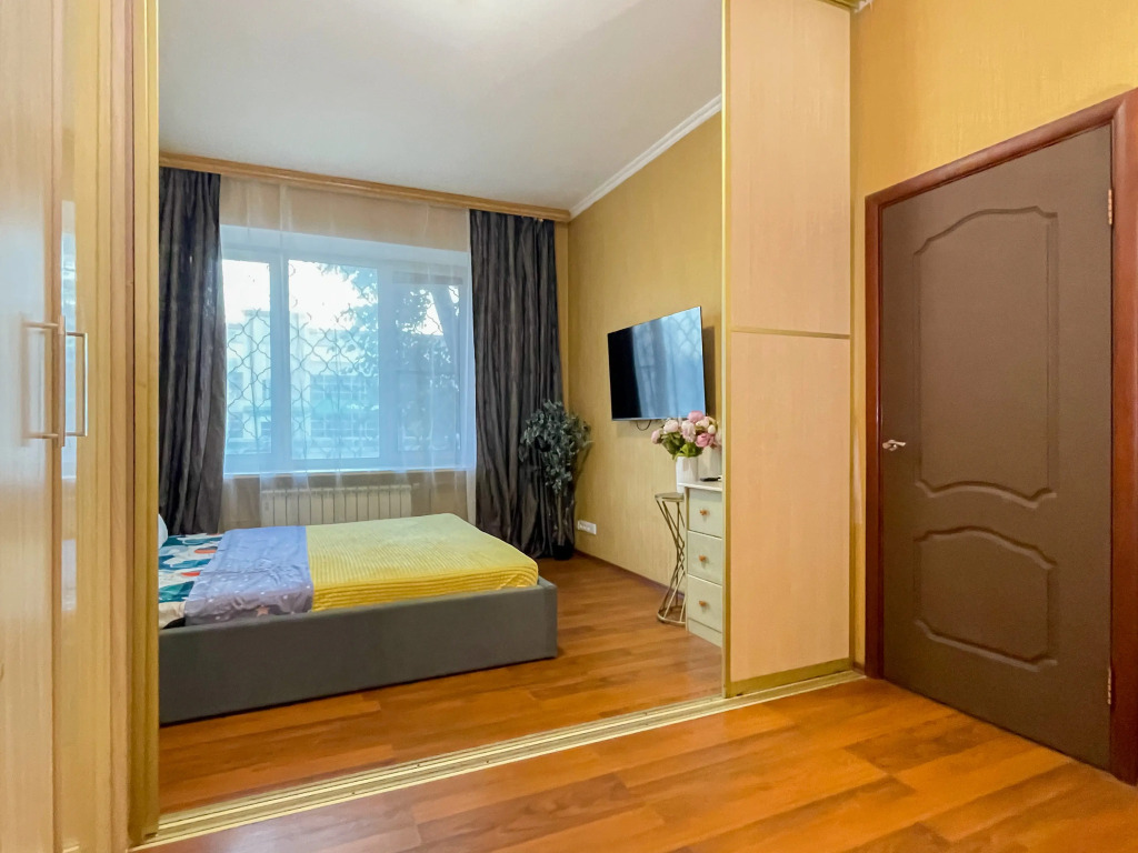 Москва: Апартаменты 1-комнатные 40 м² 1/4 этаж