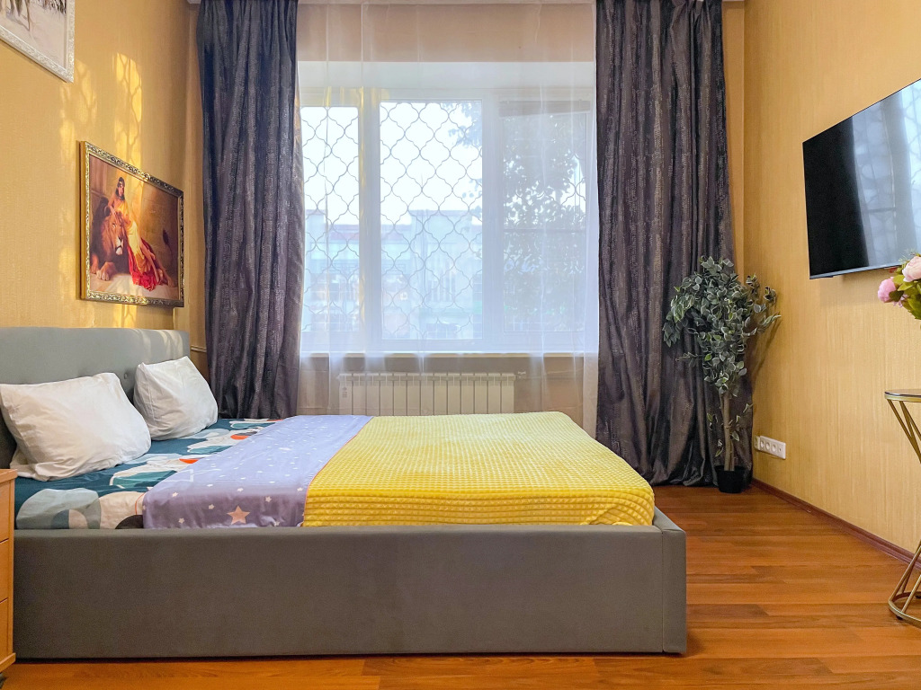 Москва: Апартаменты 1-комнатные 40 м² 1/4 этаж