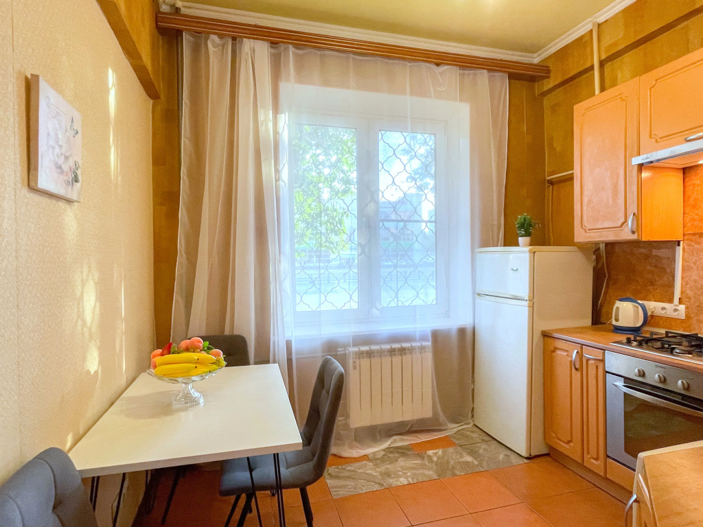 Москва: Апартаменты 1-комнатные 40 м² 1/4 этаж