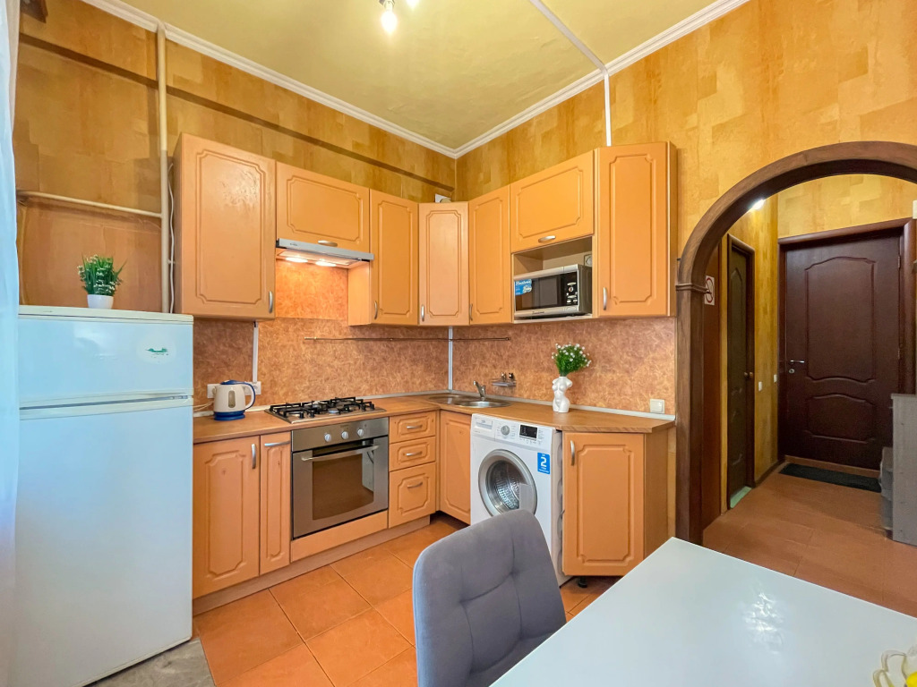 Москва: Апартаменты 1-комнатные 40 м² 1/4 этаж