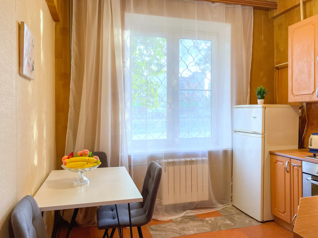 Москва: Апартаменты 1-комнатные 40 м² 1/4 этаж