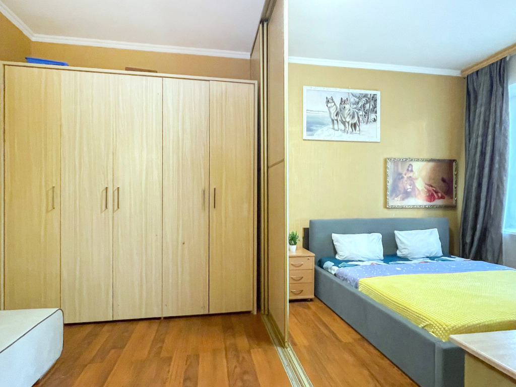 Москва: Апартаменты 1-комнатные 40 м² 1/4 этаж