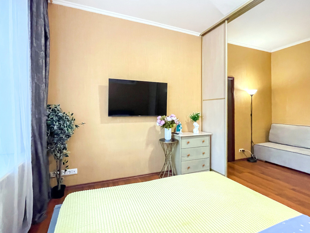 Москва: Апартаменты 1-комнатные 40 м² 1/4 этаж