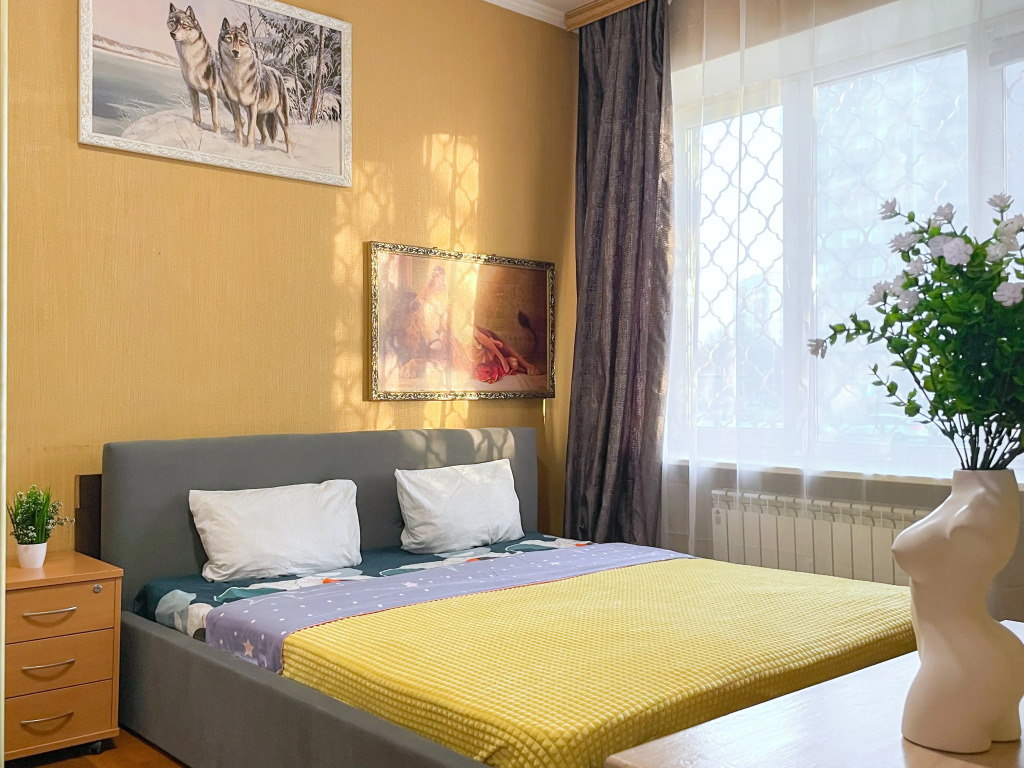 Москва: Апартаменты 1-комнатные 40 м² 1/4 этаж