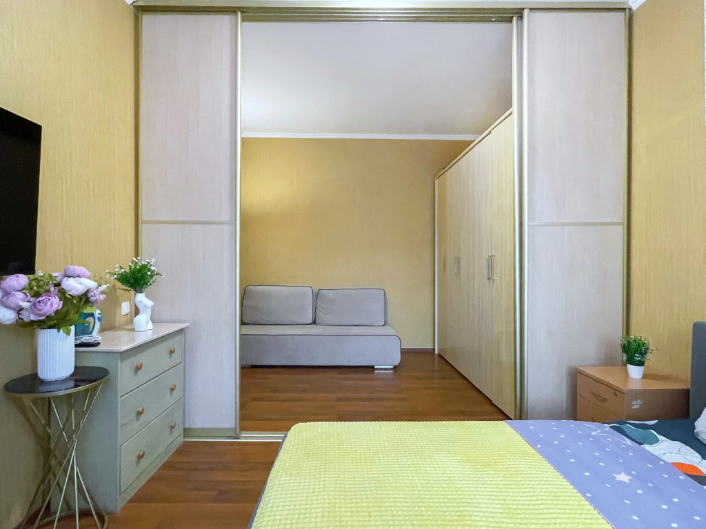 Москва: Апартаменты 1-комнатные 40 м² 1/4 этаж