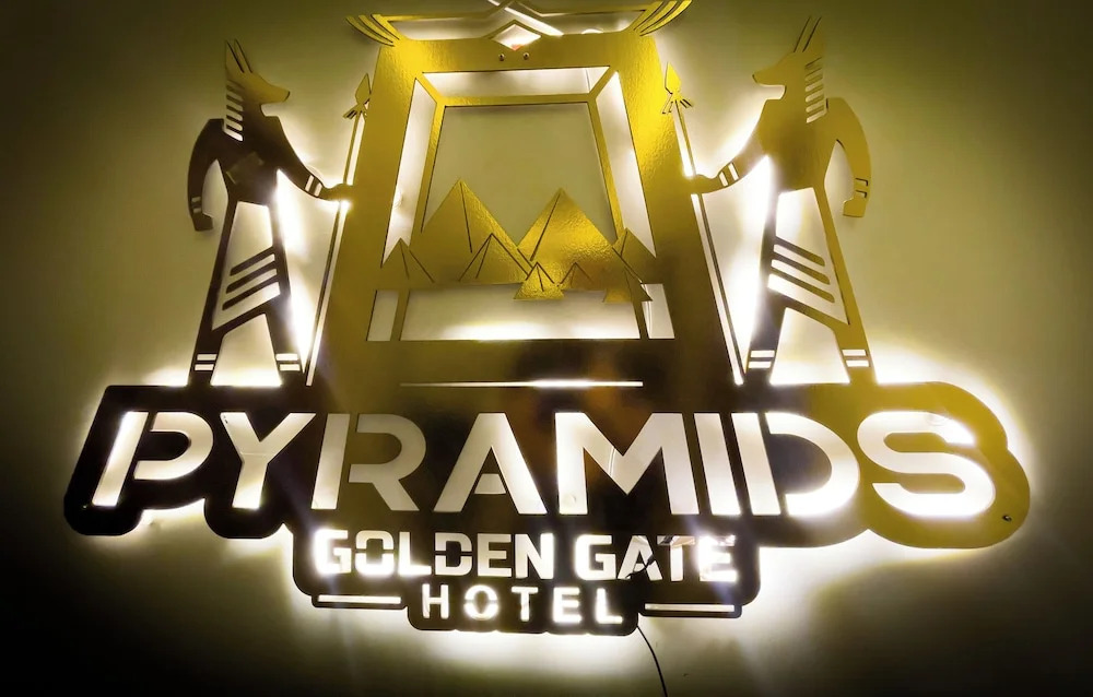 Гиза: Sneferu Pyramids Golden Gate