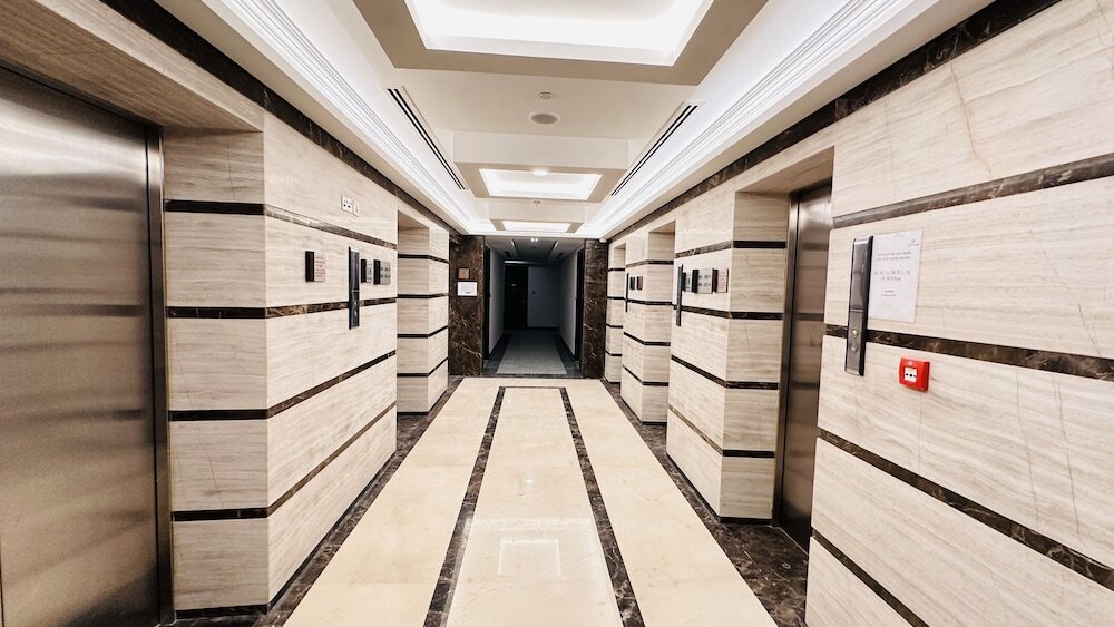 Дубай: Luxury Studio Apartment Canal View Business Bay Free Parking by Belvilla