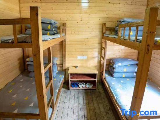 Цзиань: Wugongshan Jinding Camp (Shanshen Platform Shop)