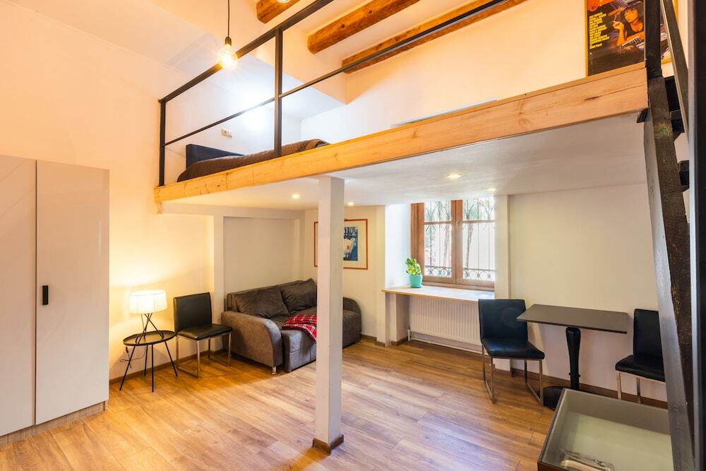 Тбилиси: Апартаменты H&B apartments Atoneli