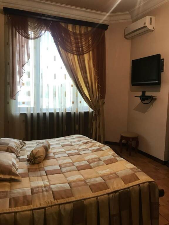 Ереван: Nice Villa & Pool City Center