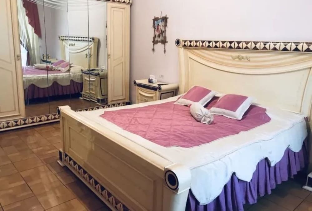 Ереван: Nice Villa & Pool City Center