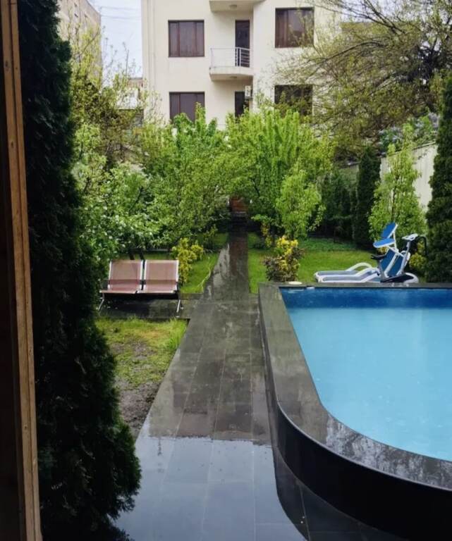 Ереван: Nice Villa & Pool City Center