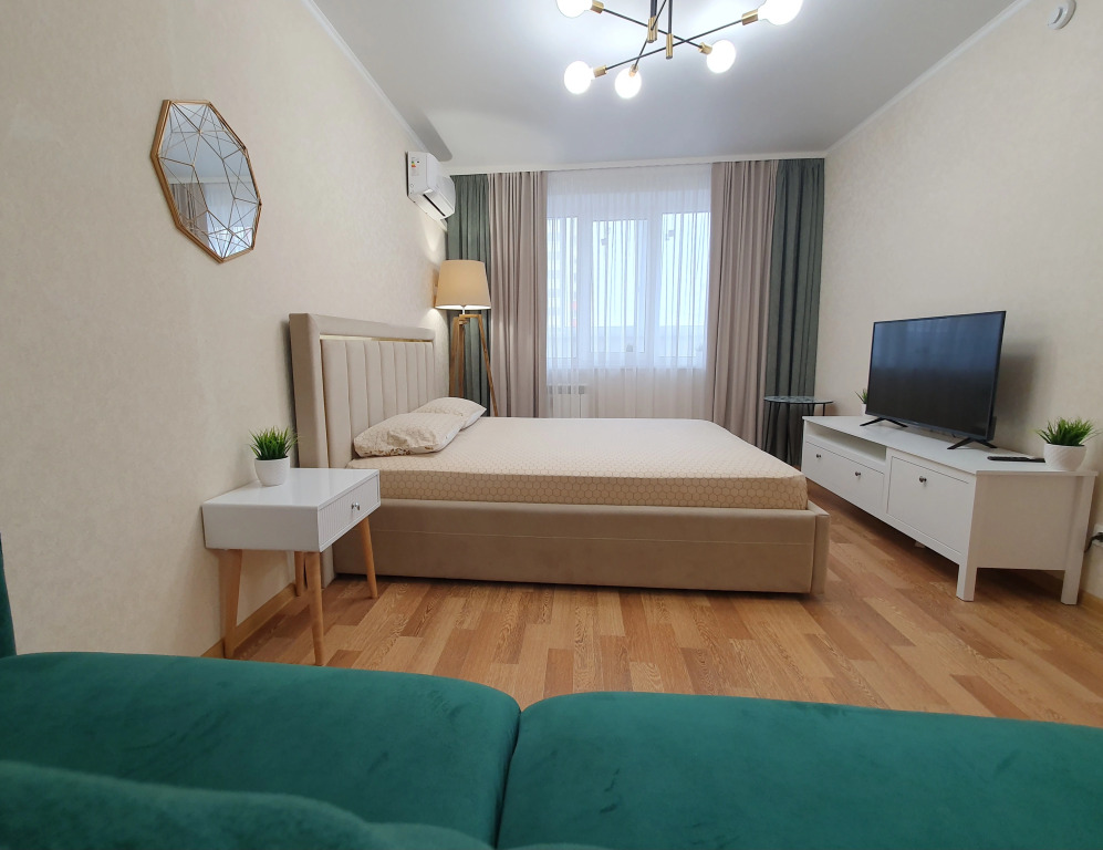 Квартира Виталий HouseRent Двухкомнатная по пр. Строителей, 80 — фото 1