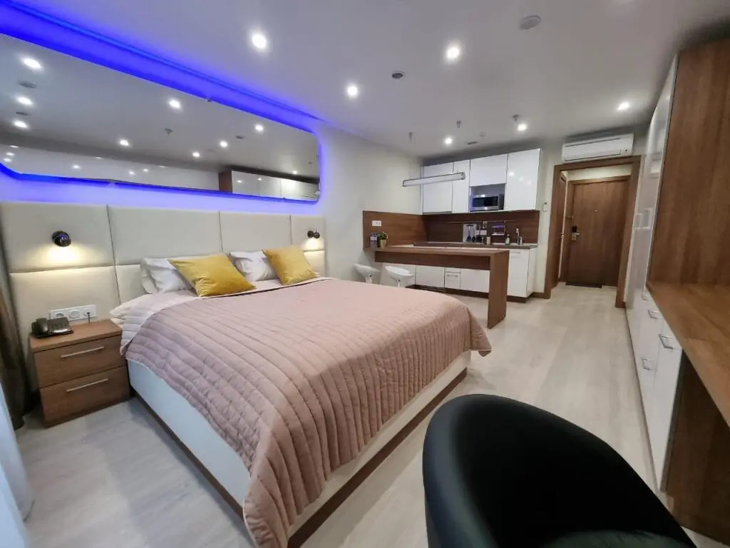 Москва: Квартира 1 MaxRealty24 Митинская 16