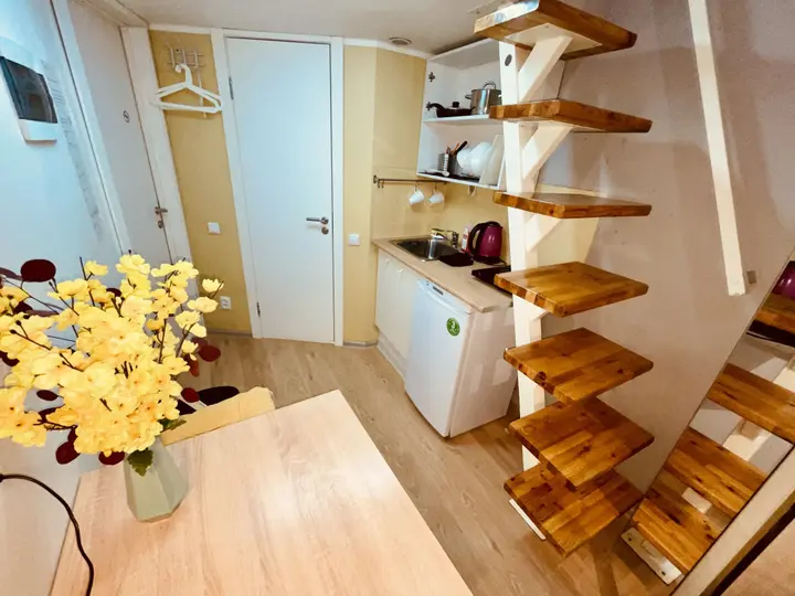 Санкт-Петербург: Апартаменты Roomstay Садовая стандарт с видом во двор