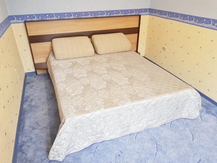 Бийск: Апартаменты Ленинградская 68