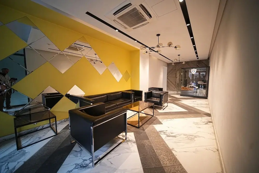 Ереван: Modern 1-bedroom apartment by Sweet Home