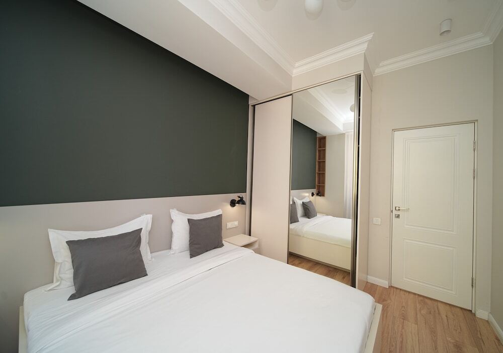 Modern 1-bedroom apartment by Sweet Home — фото 3