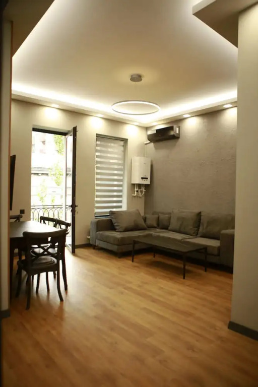 Ереван: Villa 83
