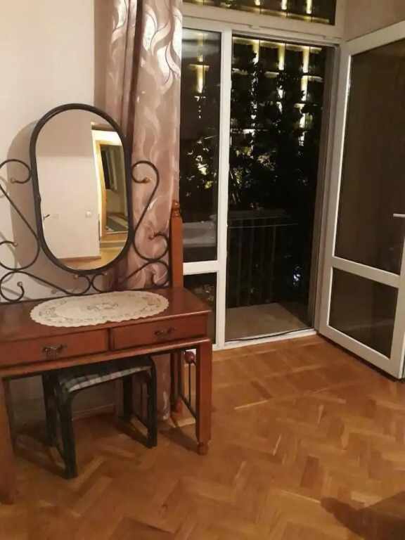 Ереван: Пятиэтажный каменный дом
