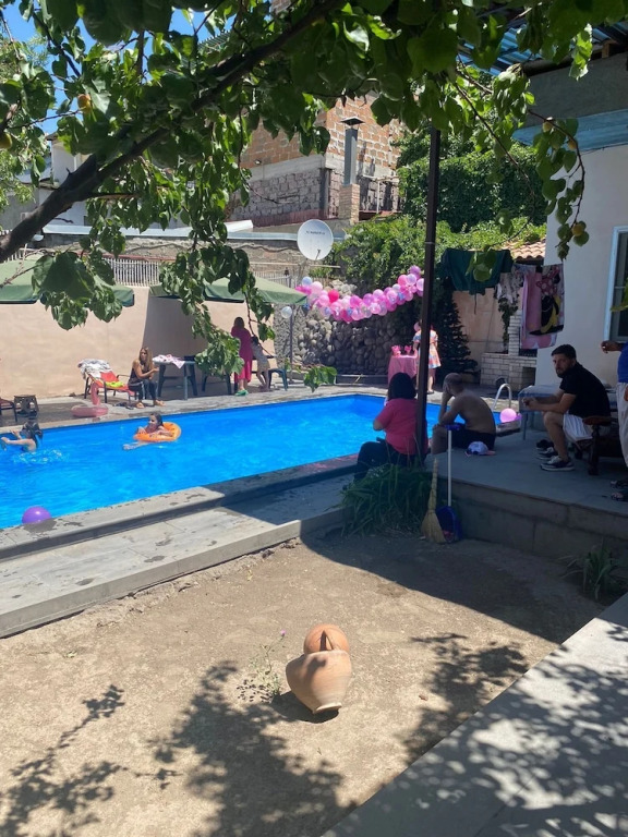 Ереван: Nice Villa & Pool