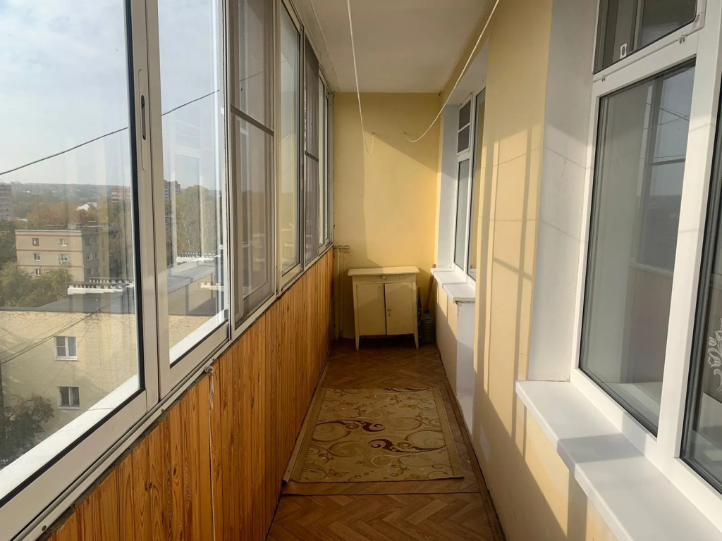Воскресенск: Двухкомнатная квартира в центре города