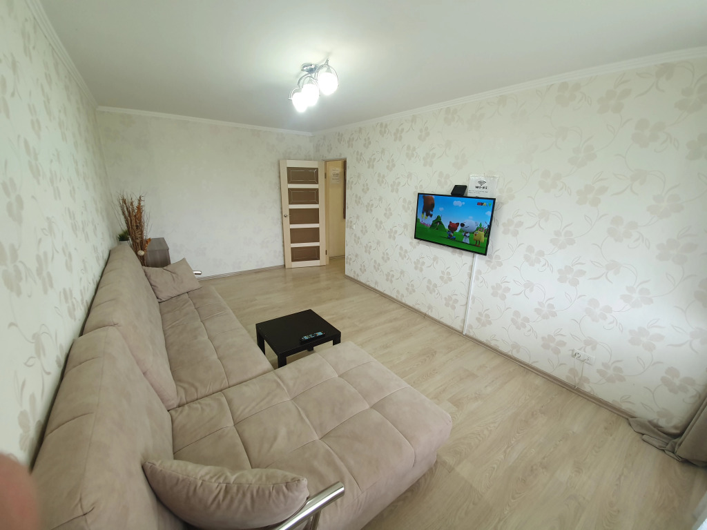 Квартира Виталий HouseRent Двухкомнатная по ул. Нефтяников, 27 — фото 1