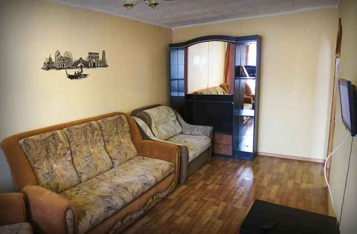 Бийск: Dobrye Sutki Apartment on Kommunarsky 27