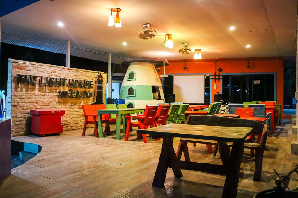 Ко-Лан: Отель The Light House Resort - Kohlarn
