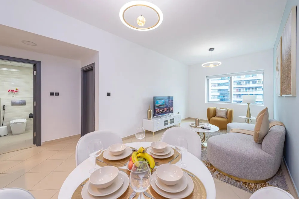 Дубай: Marco Polo - 1BR with Marina Views, Near Metro & Marina Mall