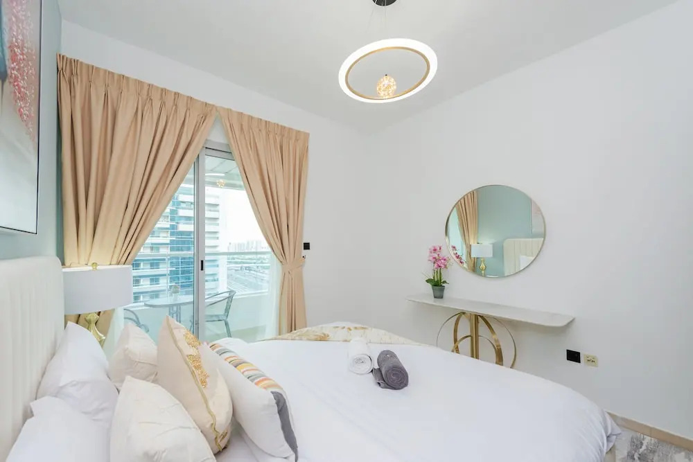 Дубай: Marco Polo - 1BR with Marina Views, Near Metro & Marina Mall