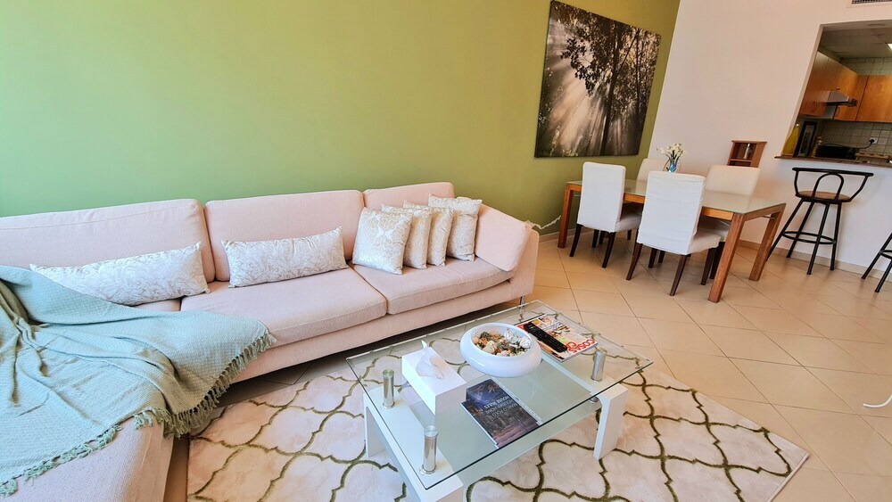 Дубай: Marco Polo - 1BR with Marina Views, Near Metro & Marina Mall