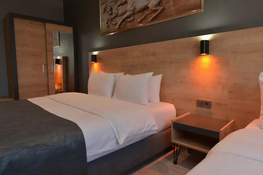 Чешмели: Mills Hotel
