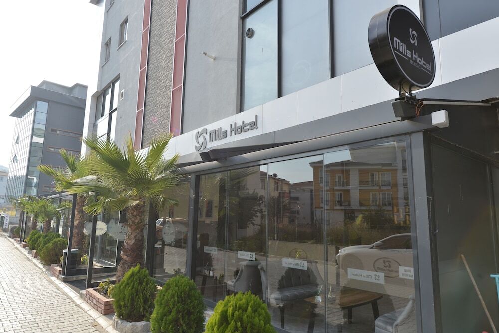 Чешмели: Mills Hotel