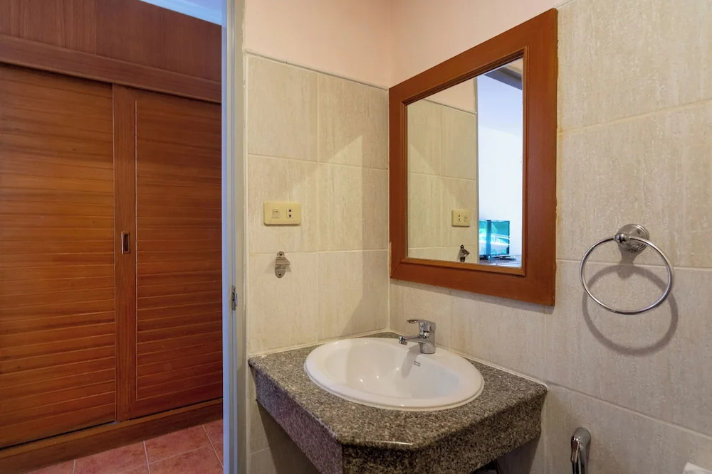 Кату: Patong Central Residence & Apartment