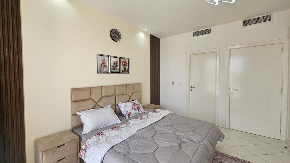Дубай: Elegant 2-bed Villa And hall, G,1