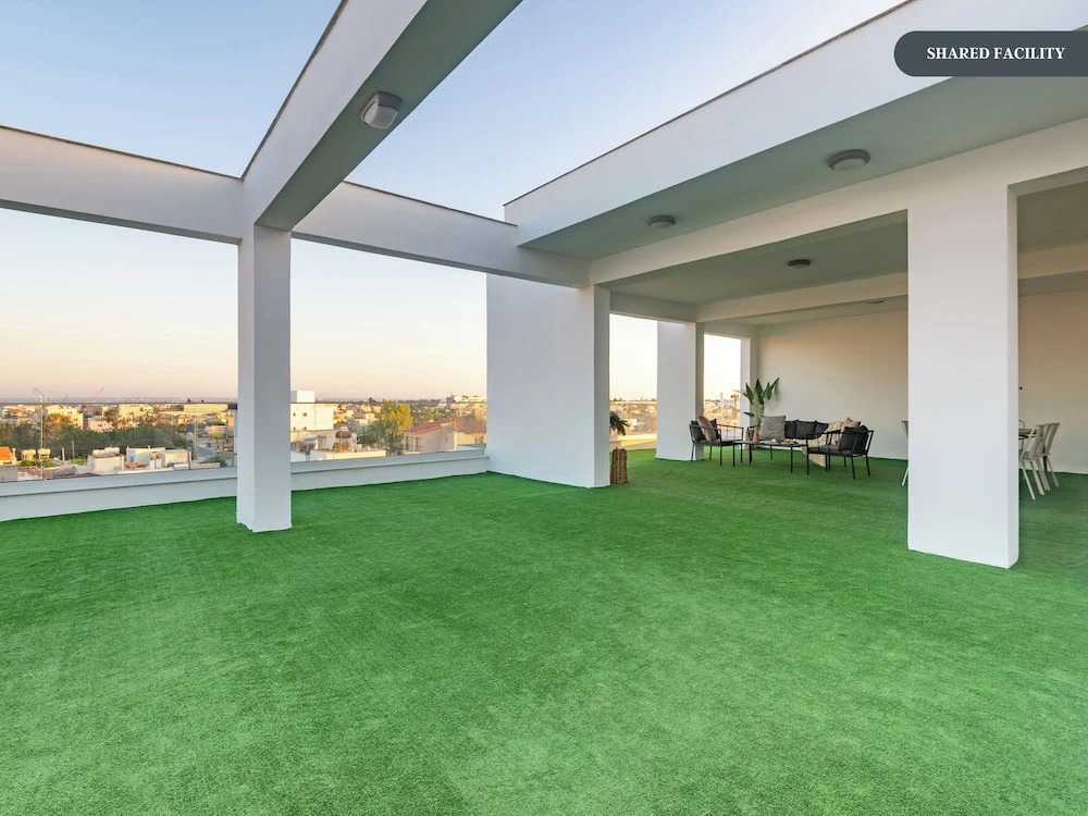 Лимассол: Sanders Cruise - Lovely Studio Apt With Balcony