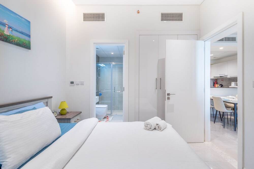 Дубай: SuperHost - Comfort 1BR Centurion Onyx Retreat with Balcony