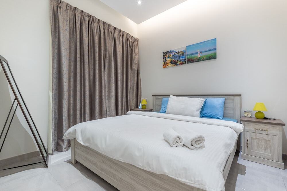 Дубай: SuperHost - Comfort 1BR Centurion Onyx Retreat with Balcony